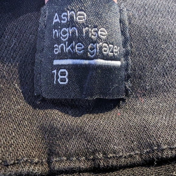 City chic Asha ankle grazer jeans, Black Size 18 - Picture 11 of 15